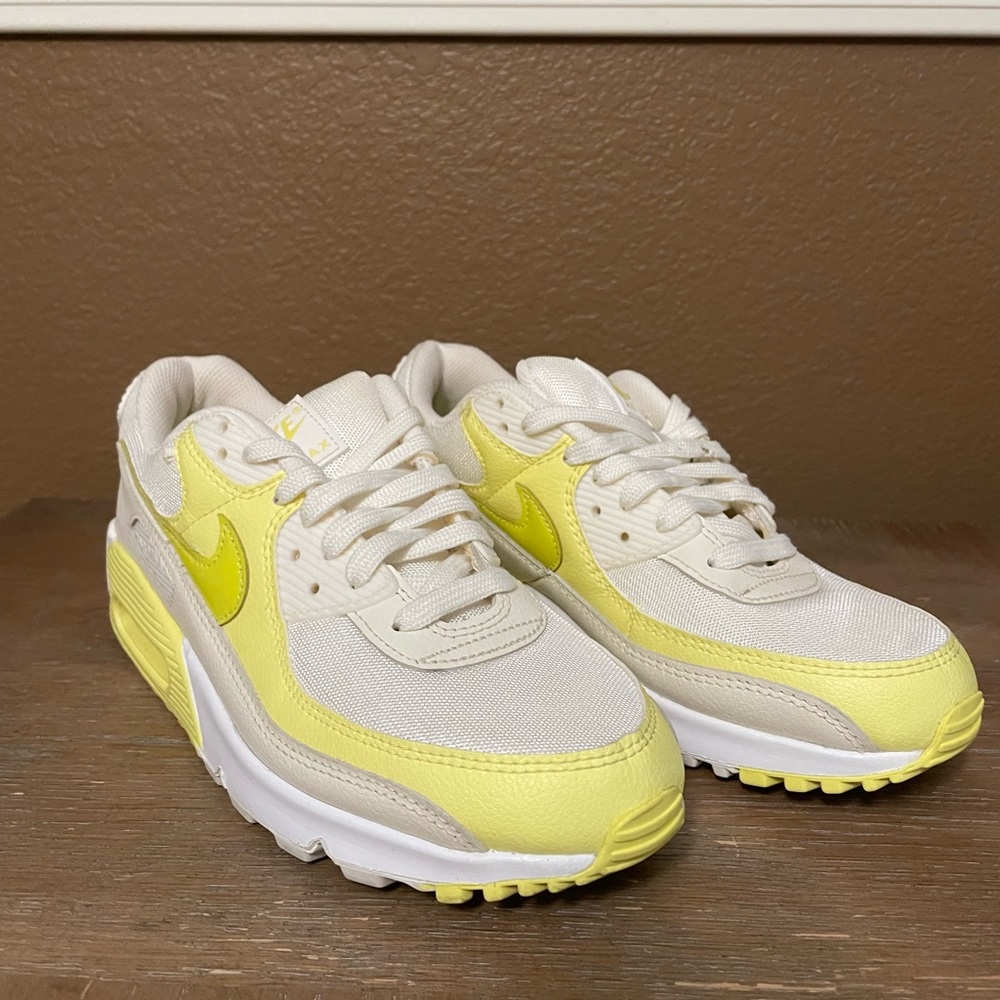 Nike Women's Sneakers Cream and Yellow Lace-Up Athletic Shoes